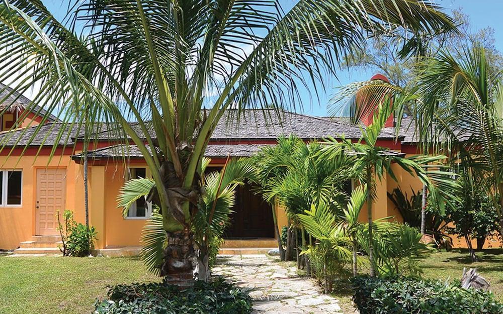 Marley Resort & Spa Nassau Exterior photo